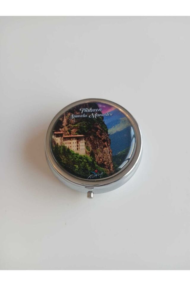 Trabzon Sümela Manastırı Temalı Metal Yuvarlak İlaç (Hap) Saklama Kutusu - Anahtarlık Hediyeli