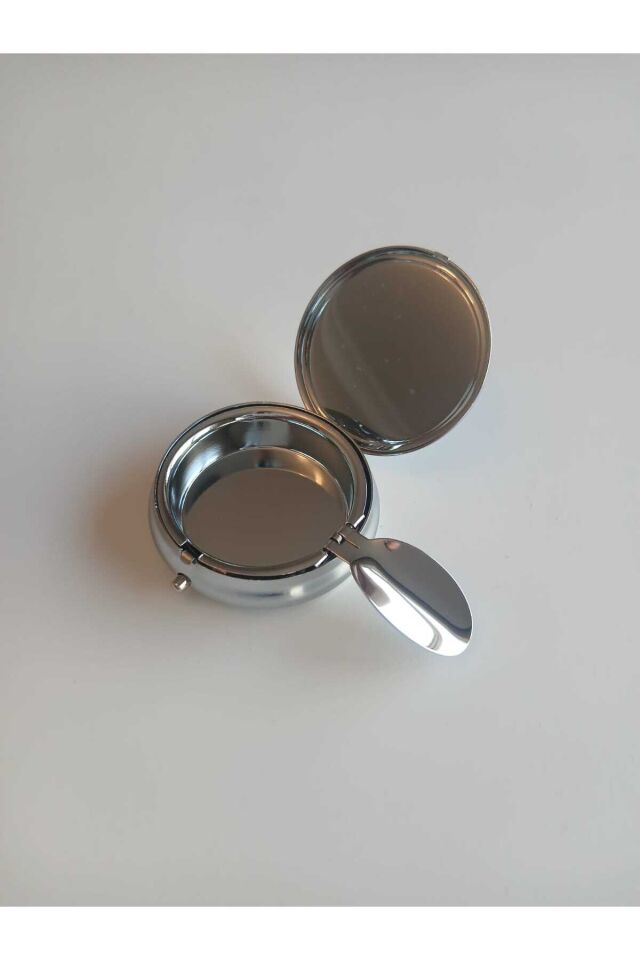 Klasik Desenli Kilit Sistemli Yuvarlak Metal Cep Küllüğü