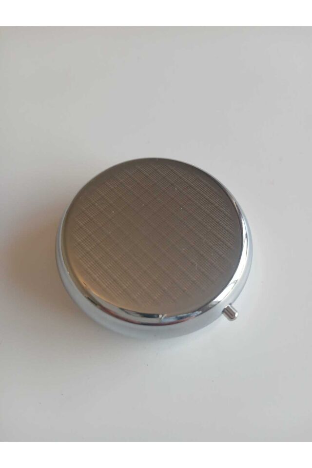 Klasik Desenli Kilit Sistemli Yuvarlak Metal Cep Küllüğü