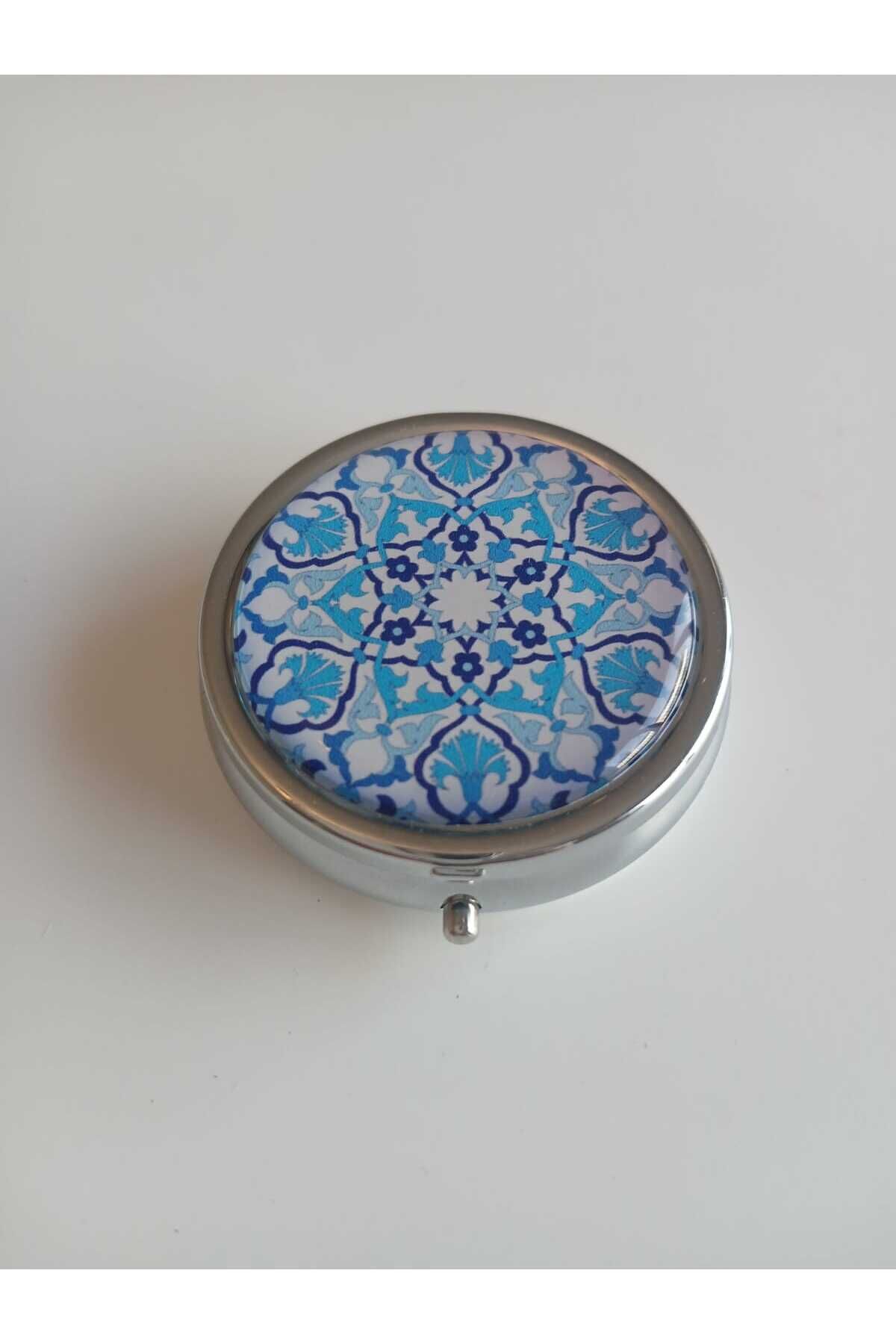Mavi Renk Klasik Desenli Metal Yuvarlak Cep Küllüğü