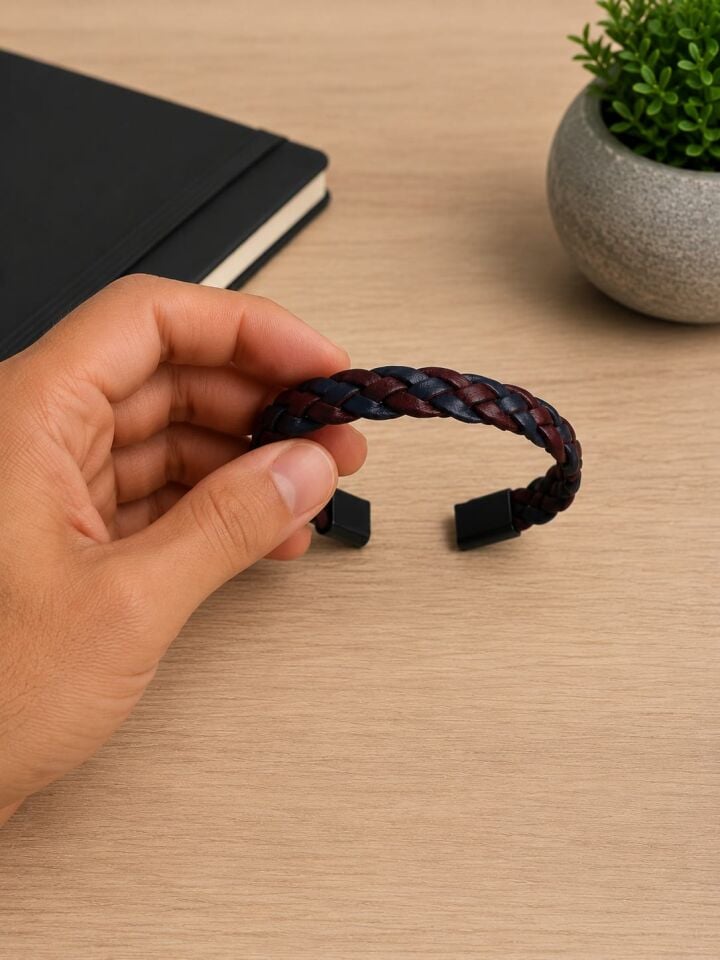 Hakiki Deri Erkek Bordomavi Mıknatıslı Bileklik